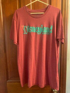 Disneyland Resort Christmas Logo Graphic Adult T Size 2XL Short Sleeve Shirt